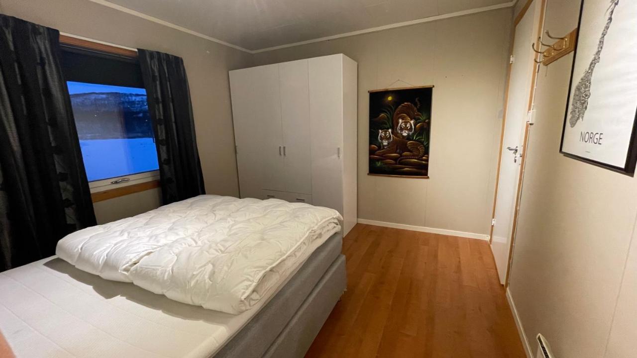 Koselig Hus I Sentrum Av Olderfjord Russenes Bagian luar foto